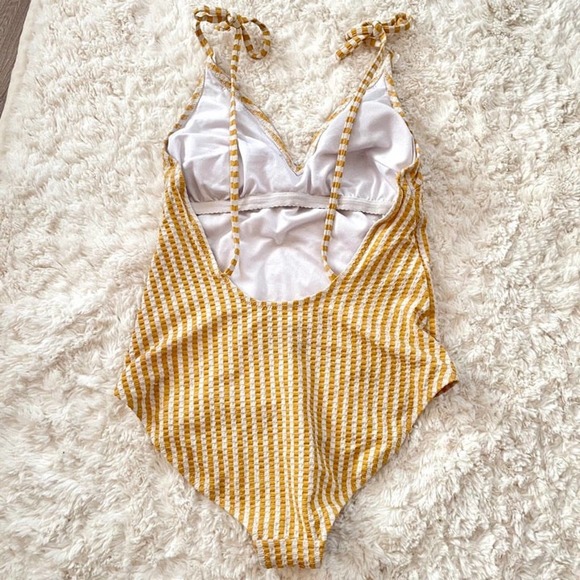 Jessica Simpson One-Piece Yellow Swimsuit, Size L - Picture 2 of 4